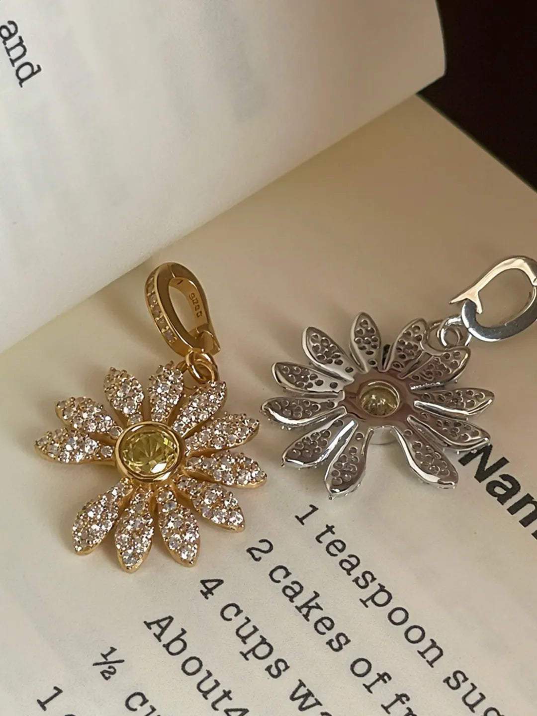 PAVE DAISY PENDANT