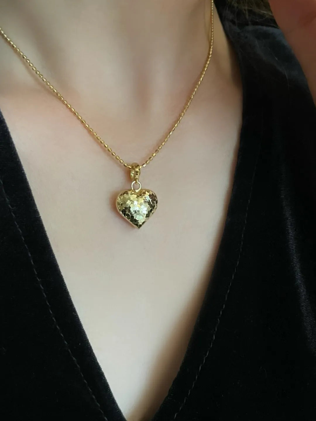 ICY HEART PENDANT