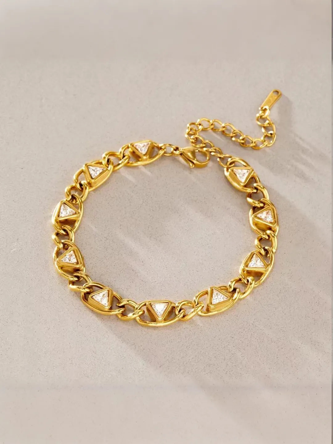 AVA TRIANGLE BRACELET
