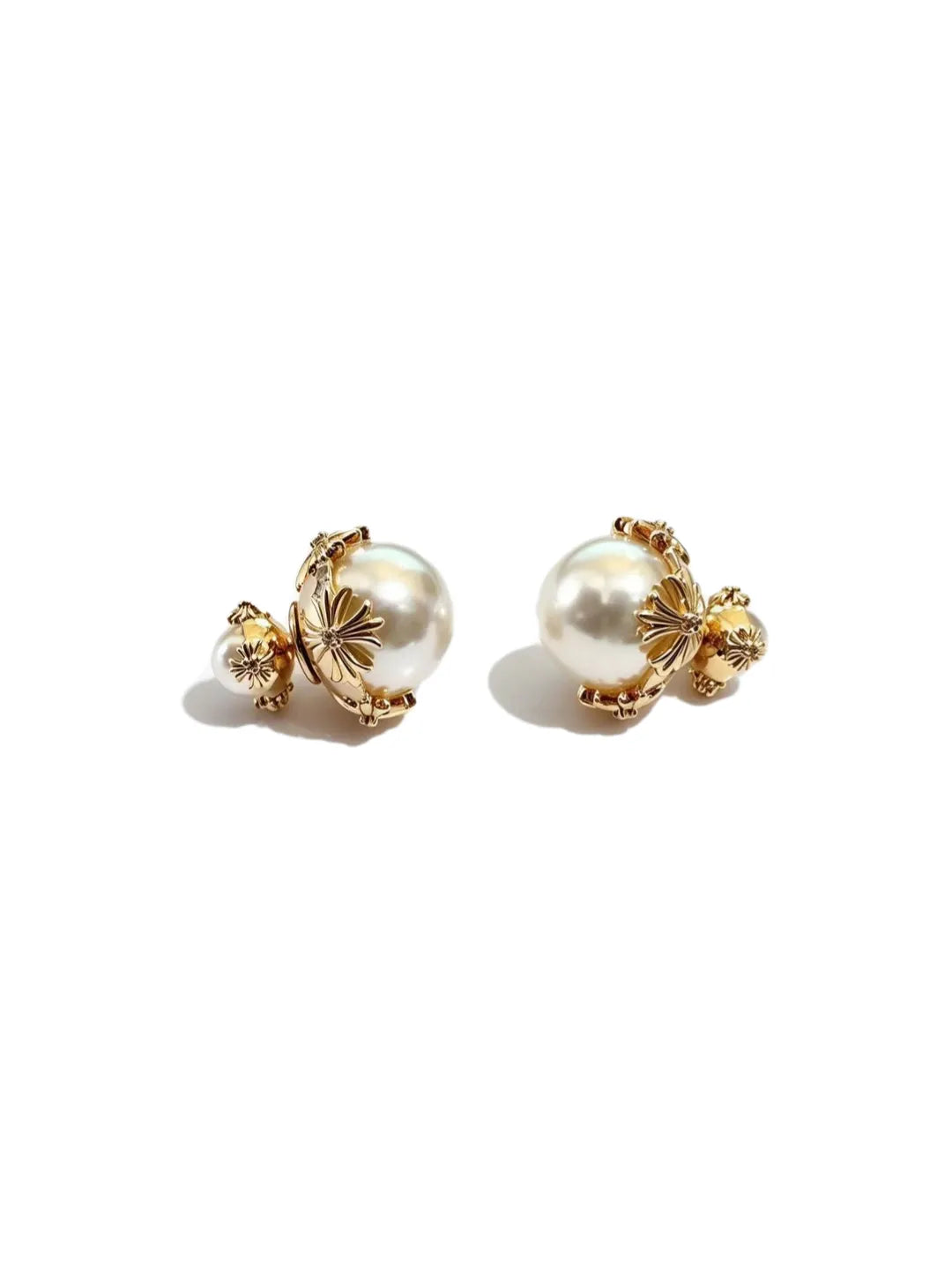 VINTAGE PEARL STUDS