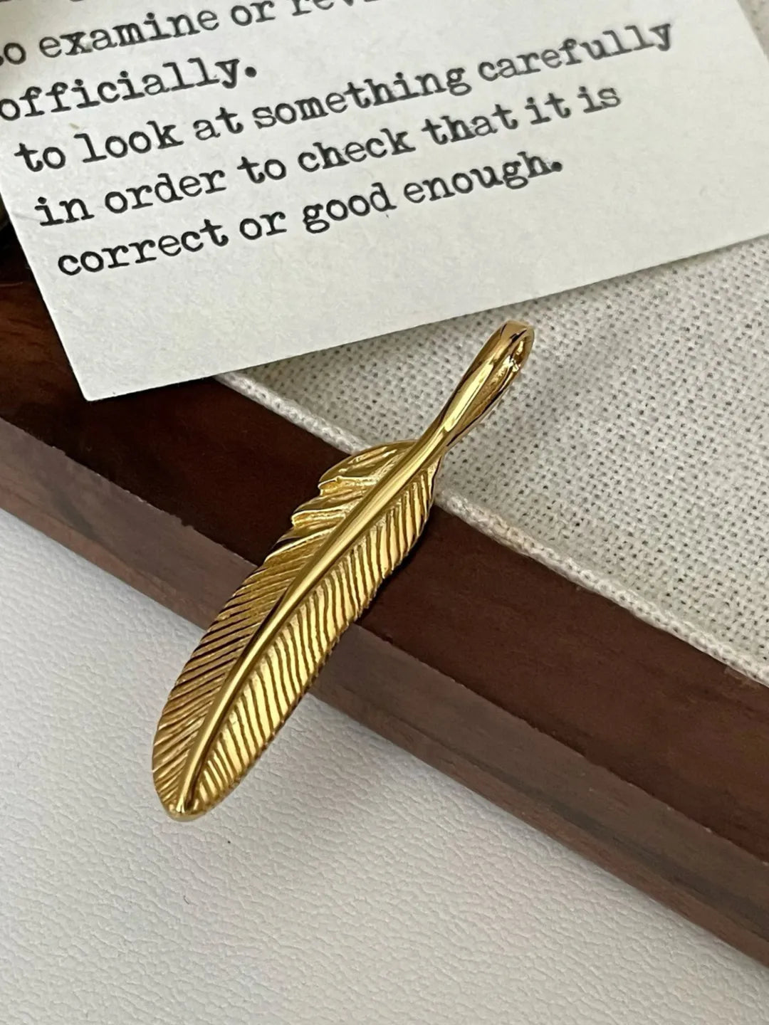 BOHO FEATHER PENDANT