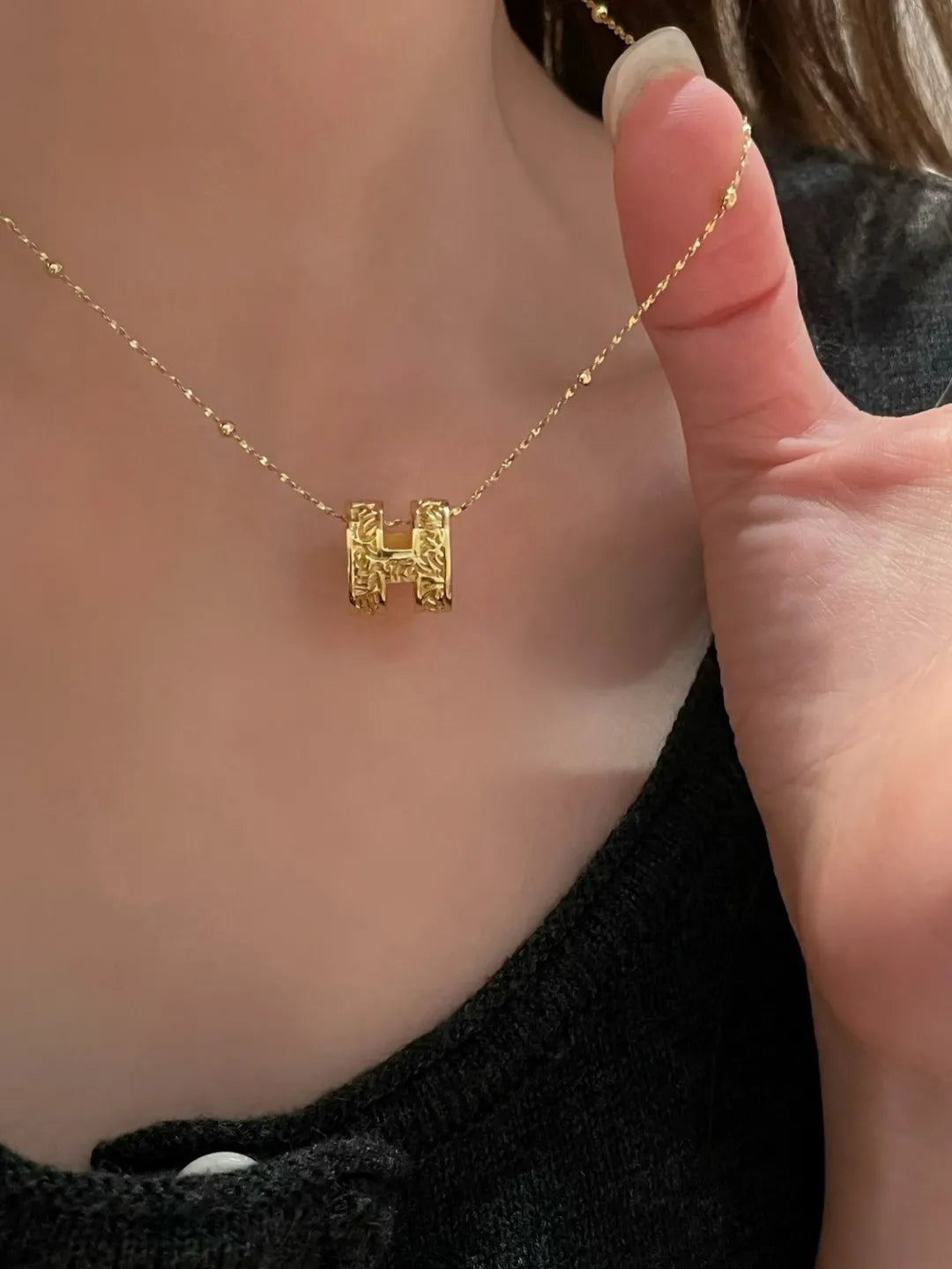 ORNATE H PENDANT