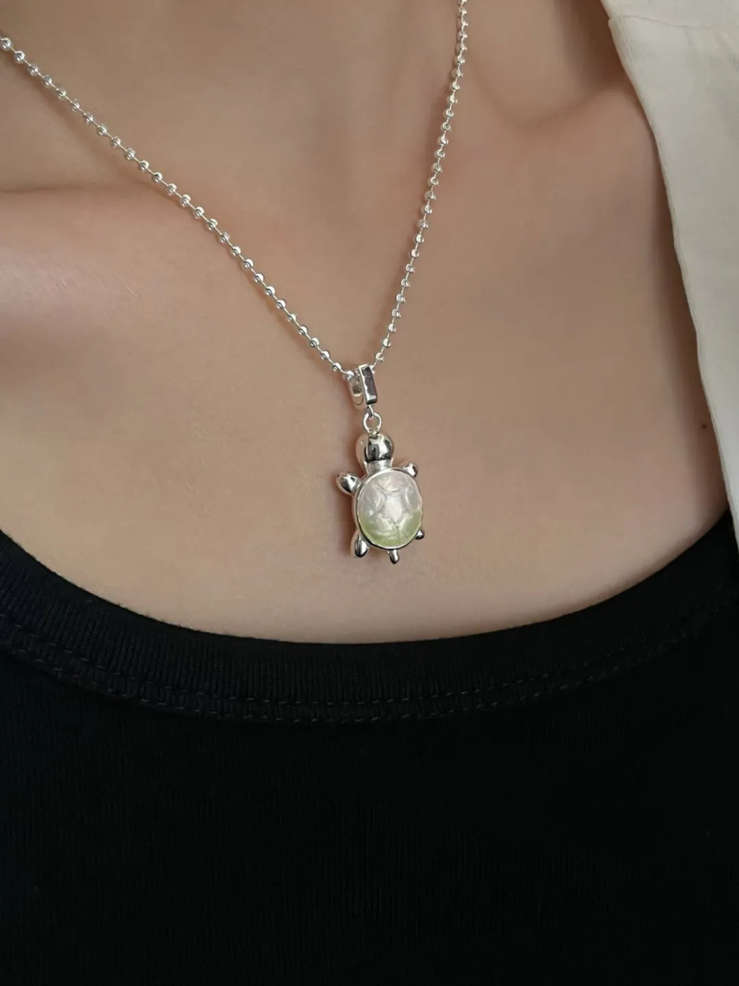 MOP TURTLE PENDANT