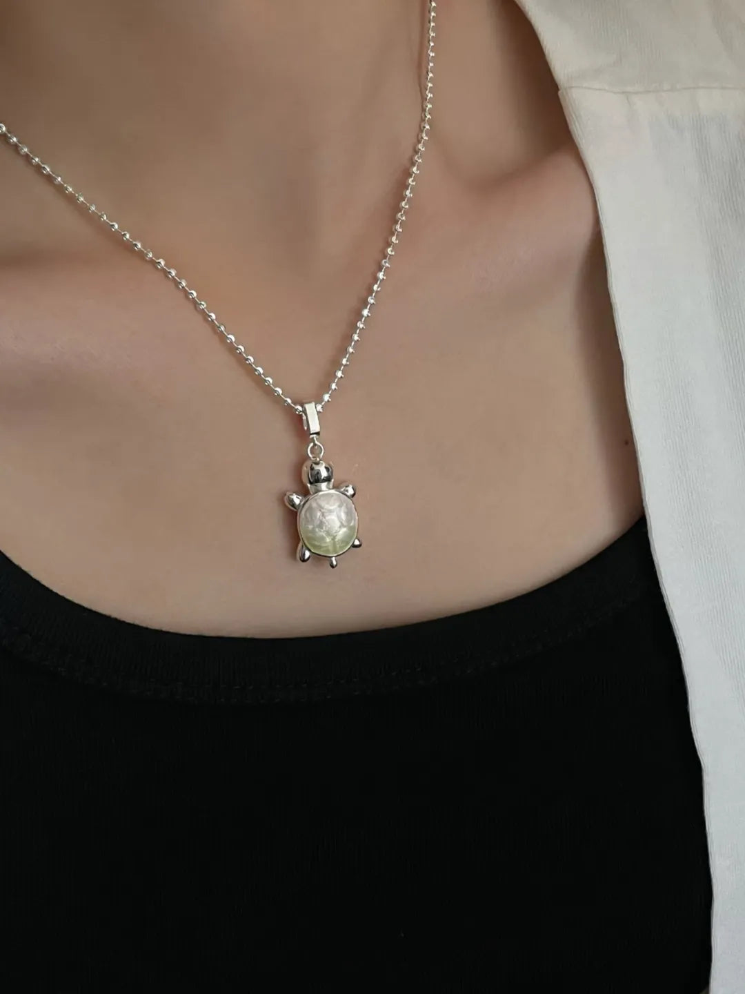 MOP TURTLE PENDANT