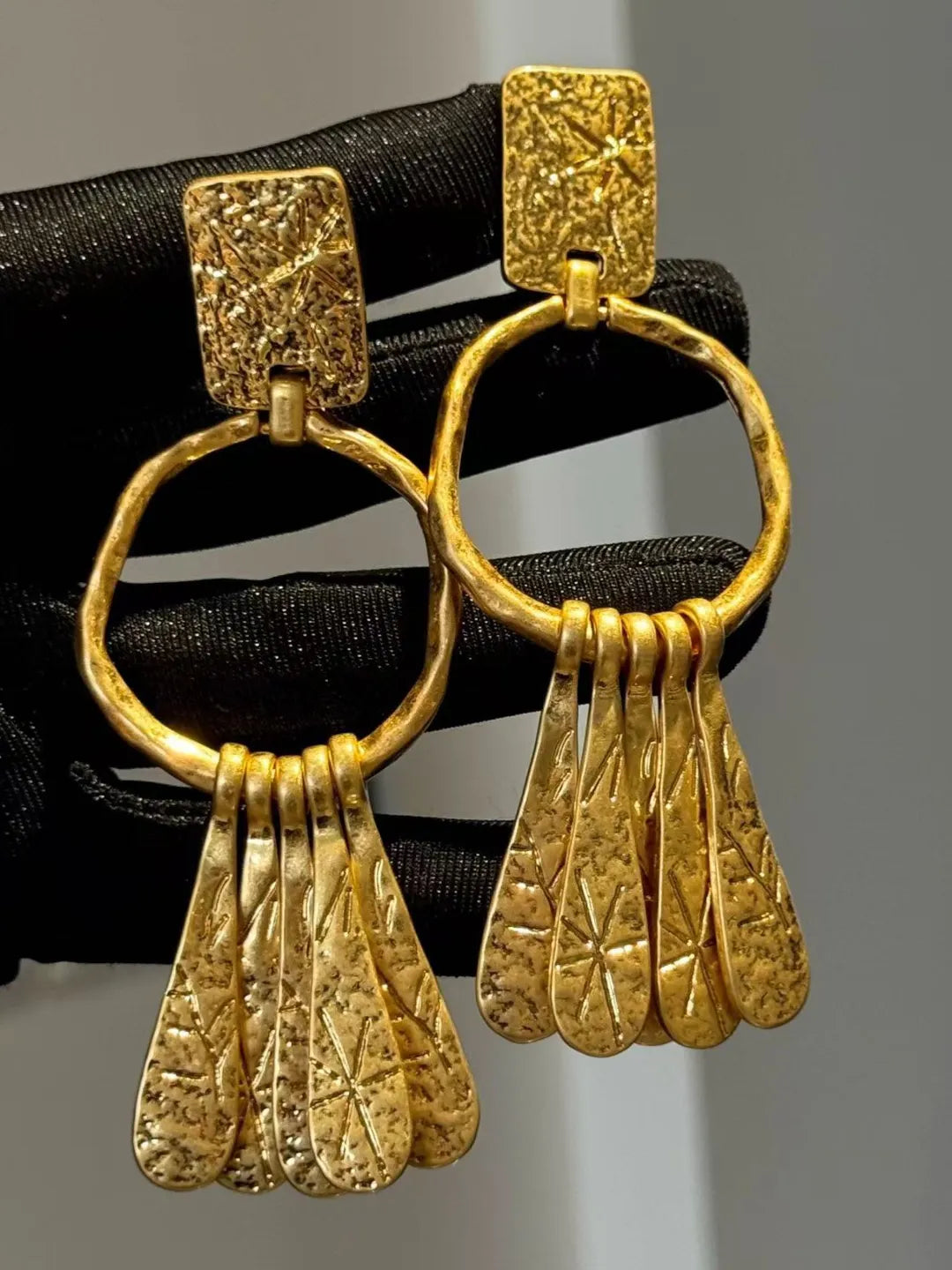 VINTAGE HEXAGRAM EAR CUFF