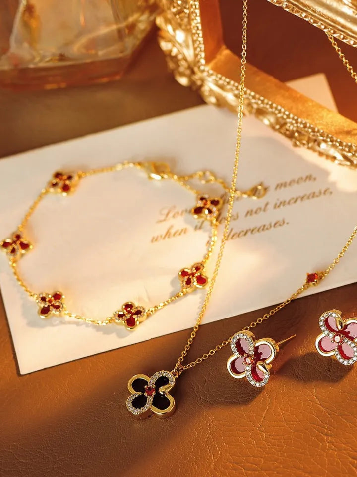 SCARLET CLOVER SET