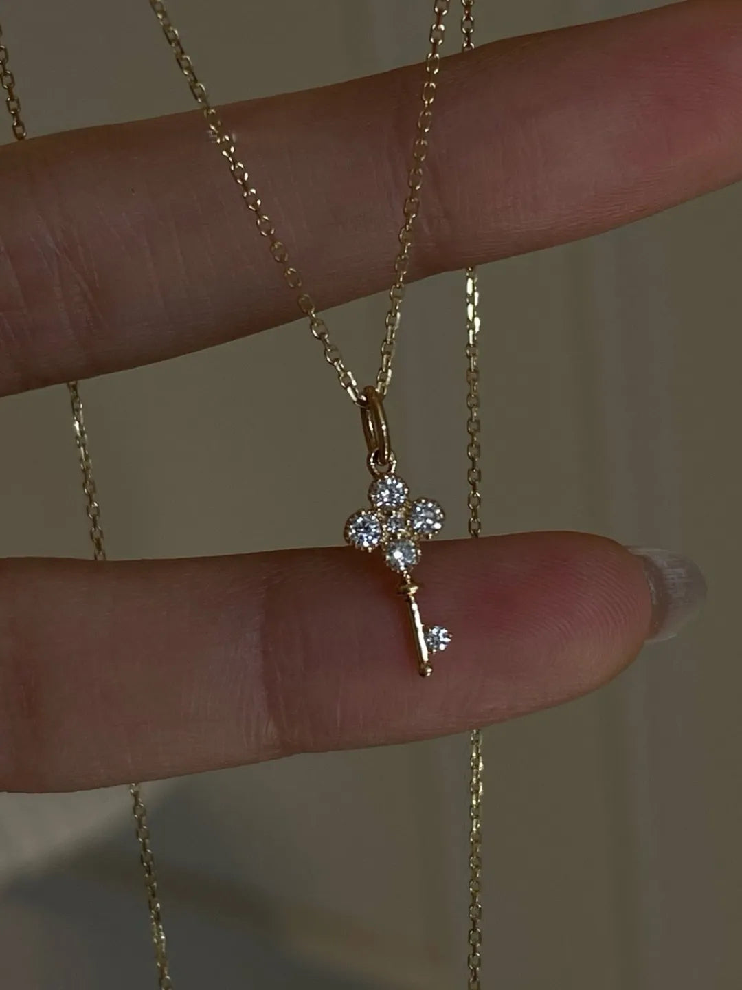 CLOVER KEY NECKLACE