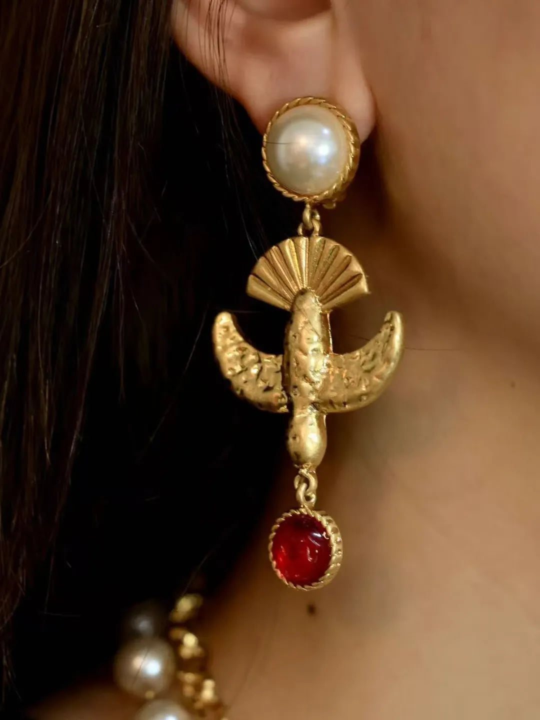 VINTAGE GLASS & PEARL EARRINGS