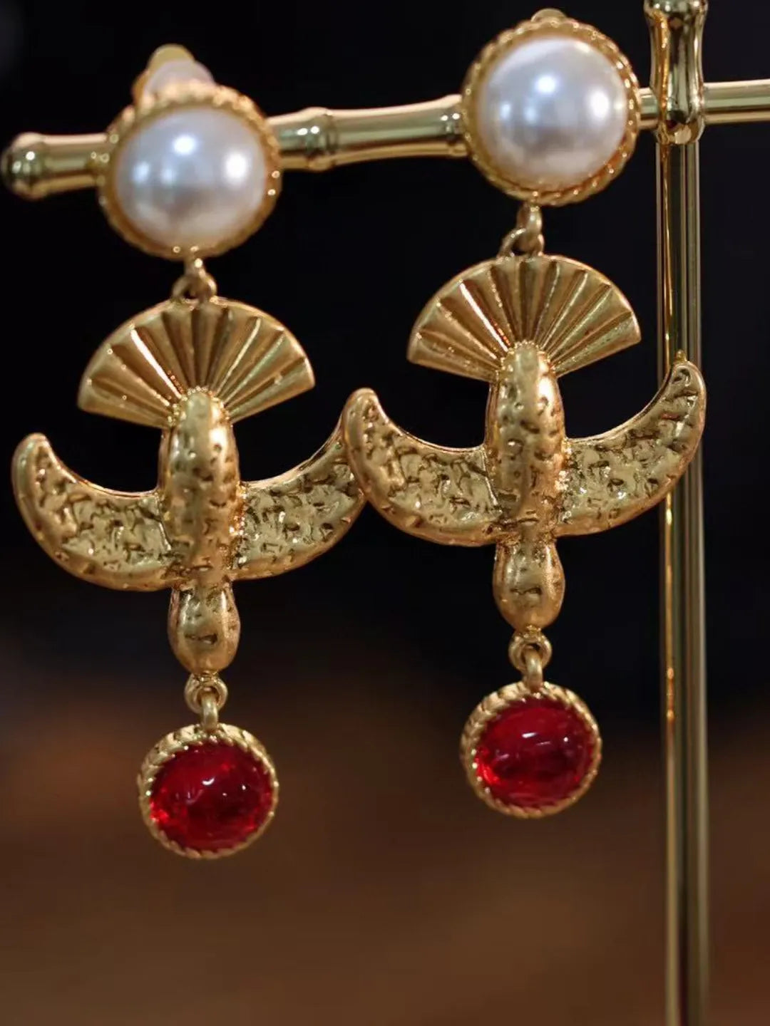 VINTAGE GLASS & PEARL EARRINGS