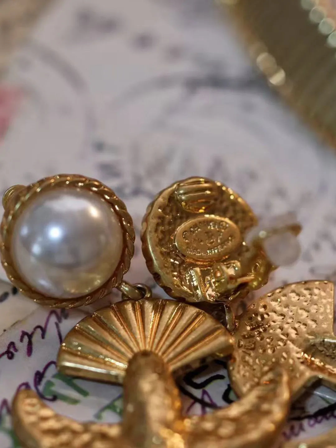 VINTAGE GLASS & PEARL EARRINGS