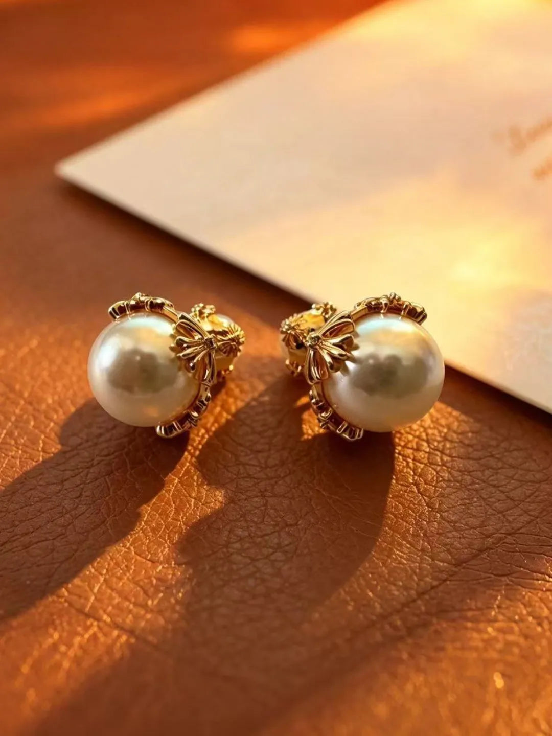 VINTAGE PEARL STUDS