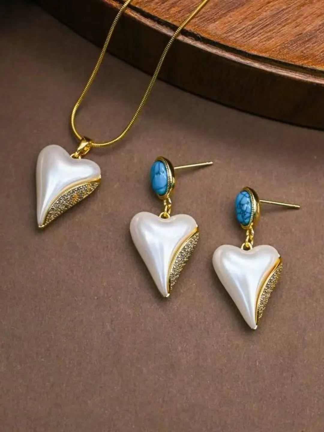 VINTAGE HEART NECKLACE