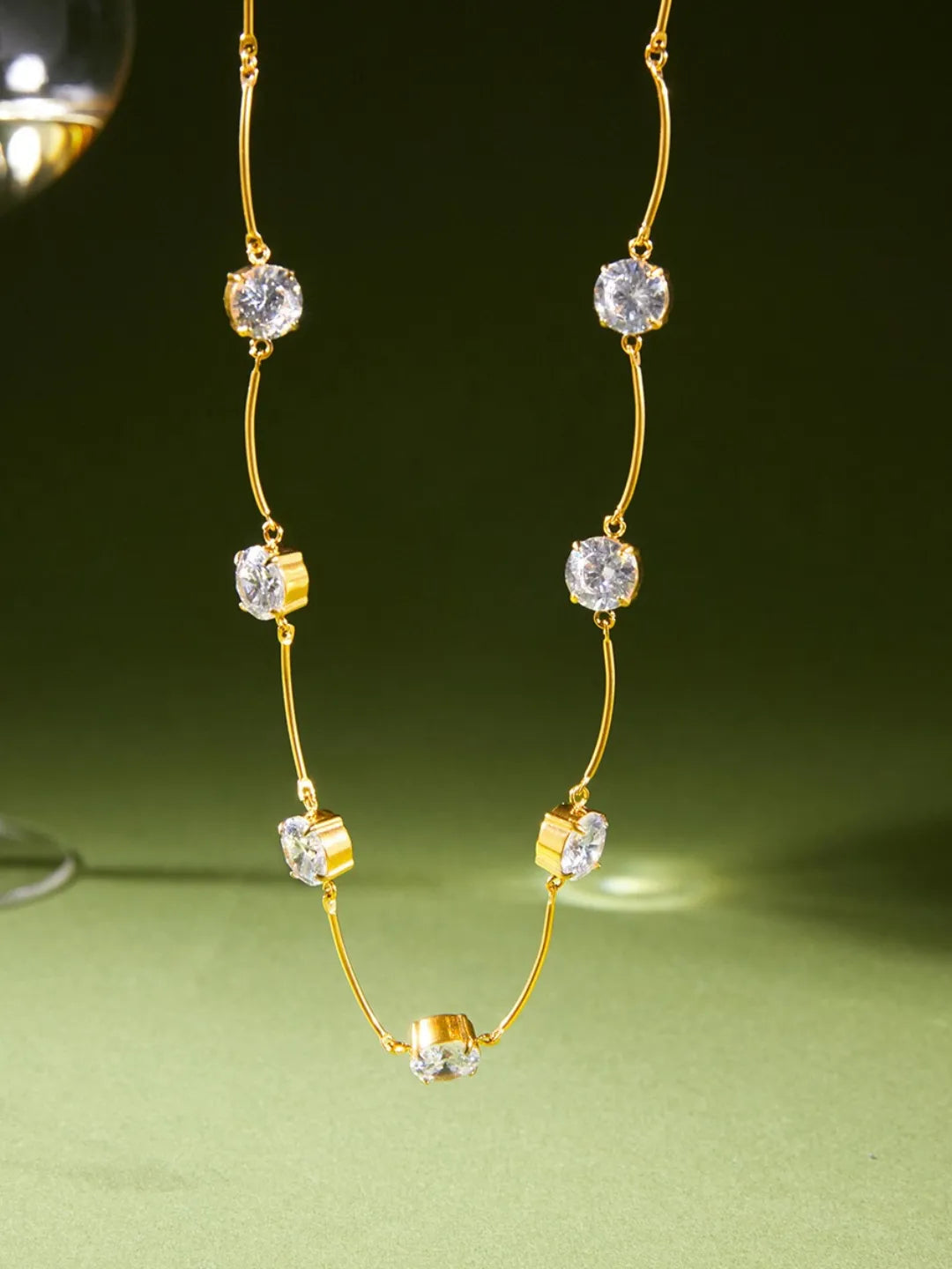 LUMI TWIST NECKLACE