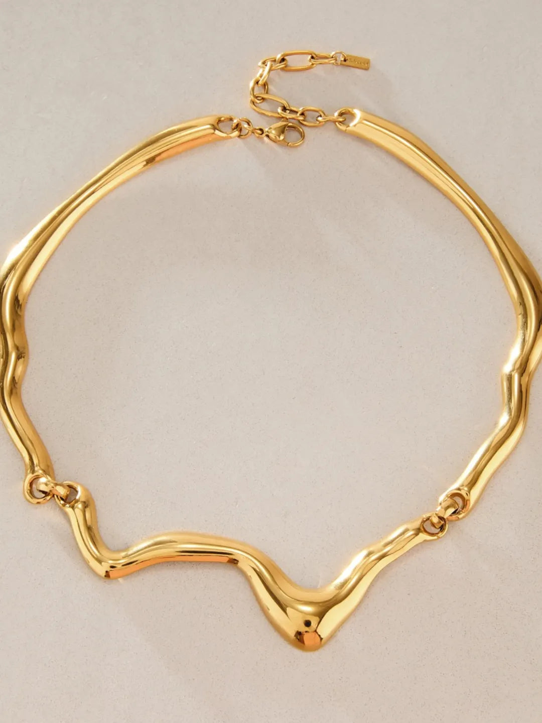 MOLTEN WAVE NECKLACE