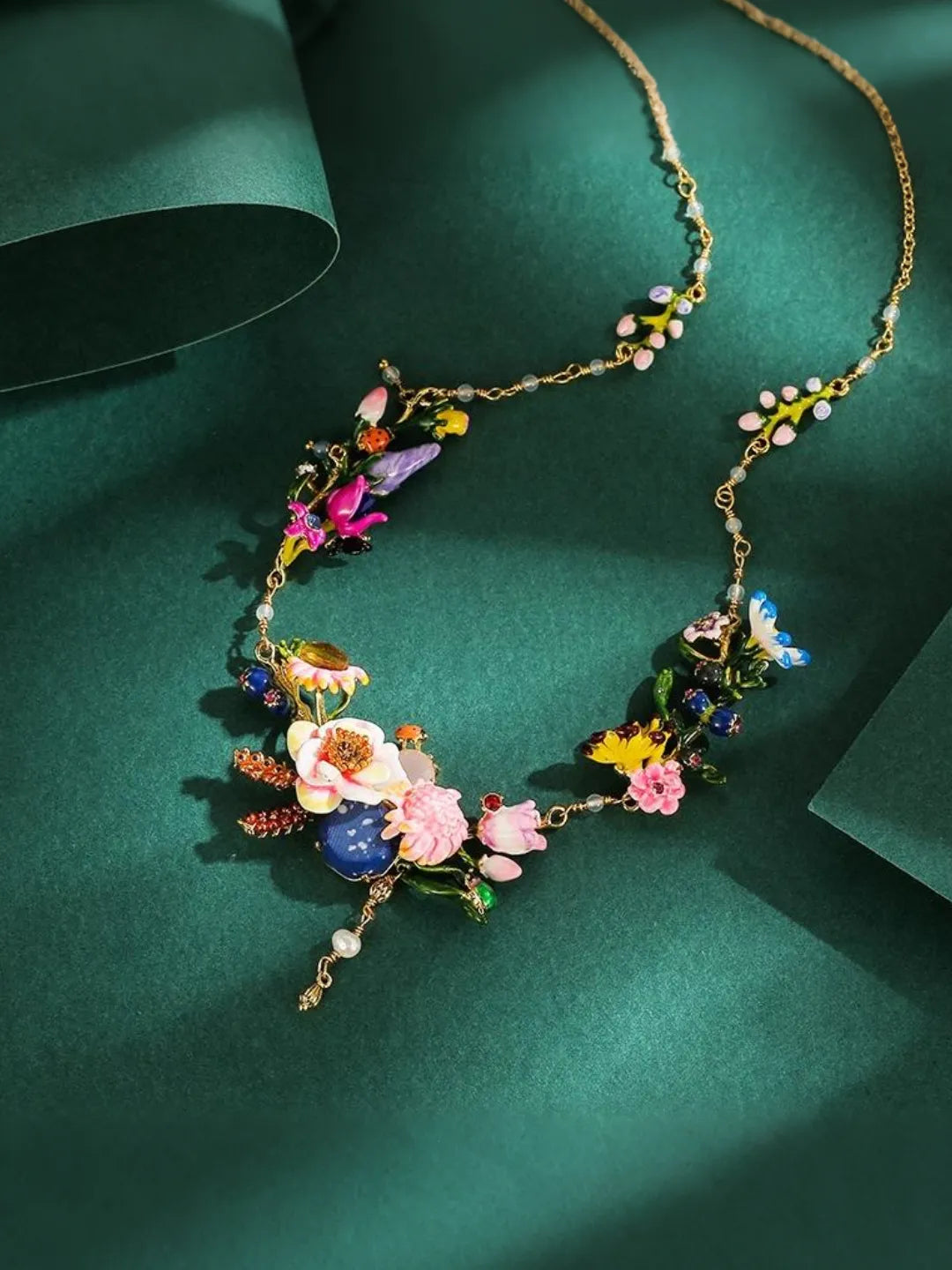 SAPPHIRE BLOOM TASSEL