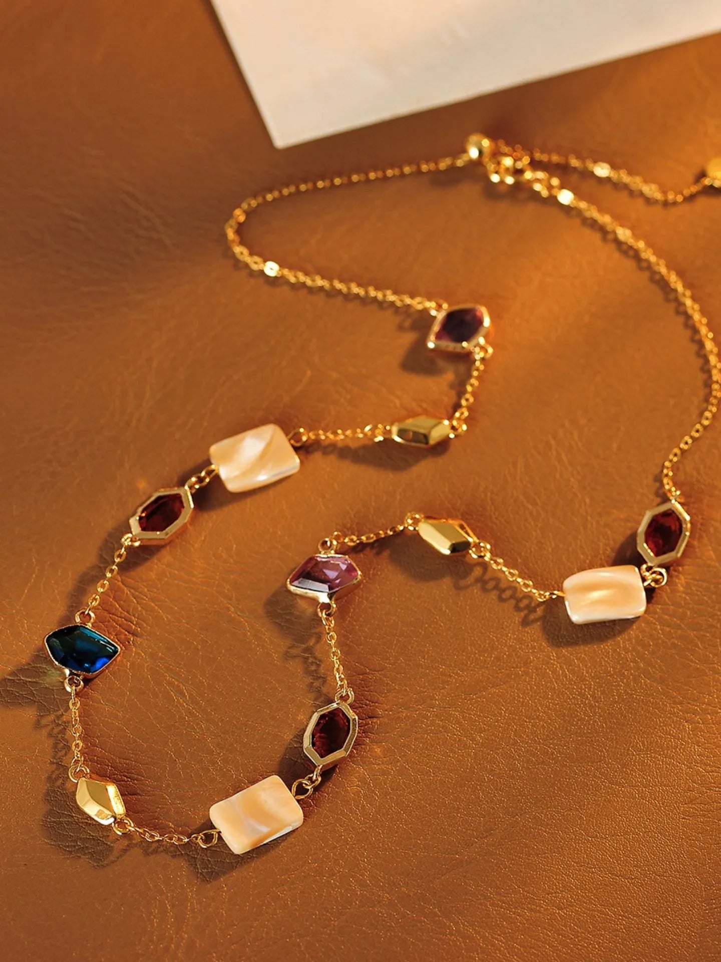 GEM COVE NECKLACE｜