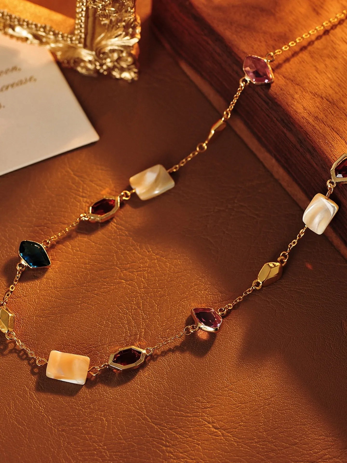 GEM COVE NECKLACE｜