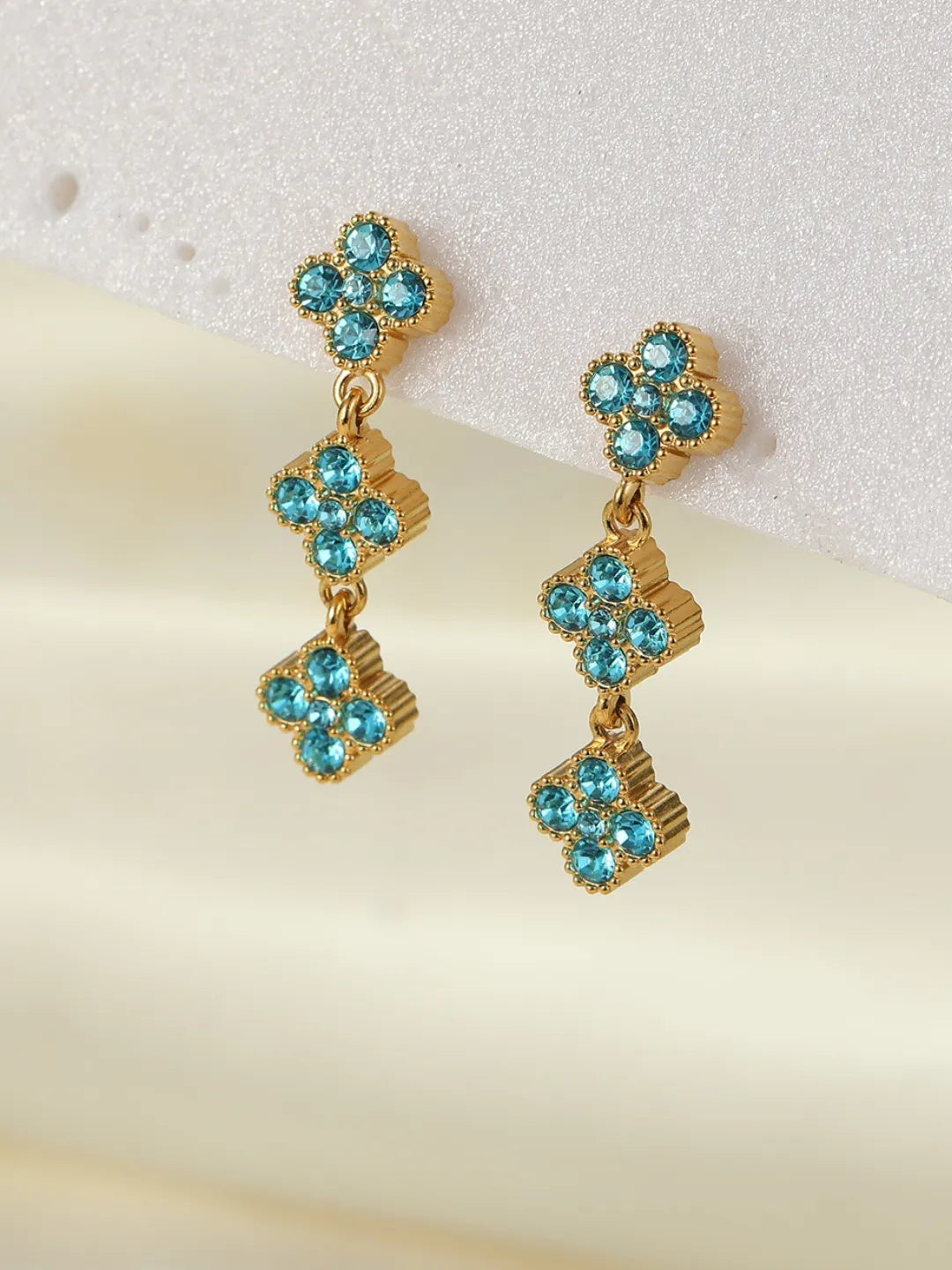 GOLDEN PETAL DROPS