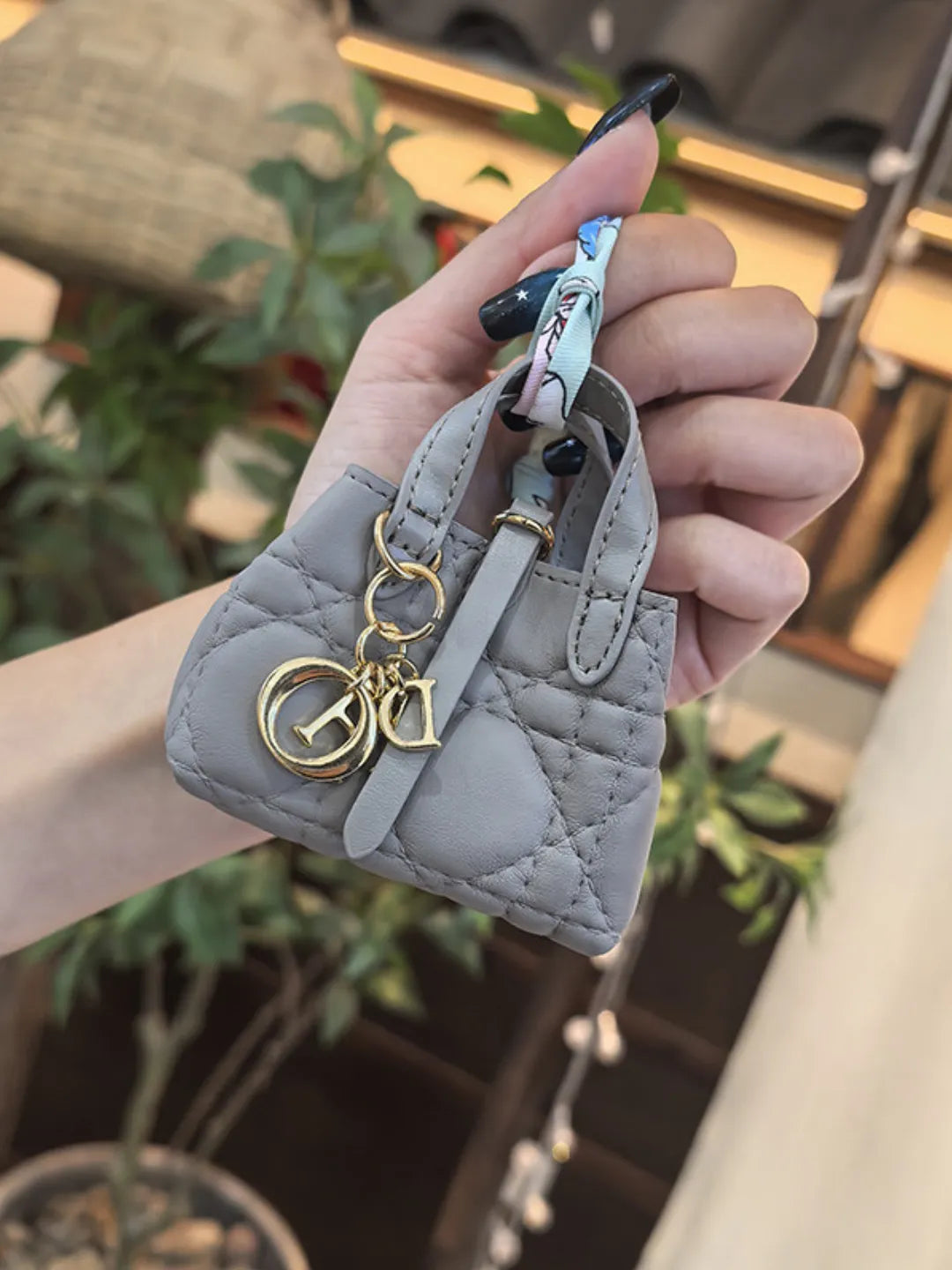 PETITE TOTE CHARM