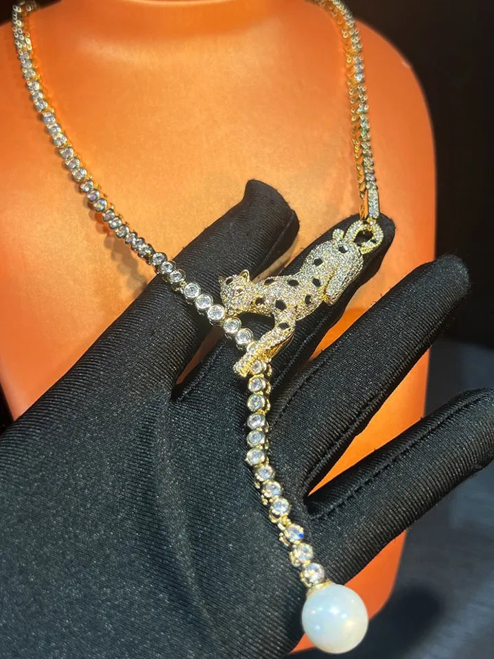 PAVÉ CHEETAH NECKLACE