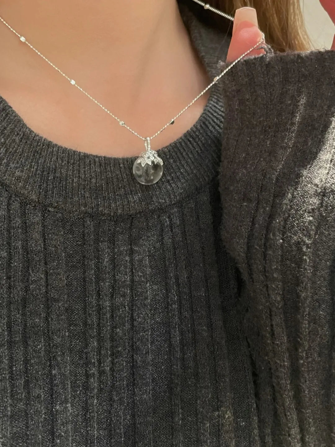 CRYSTAL LEAF PENDANT