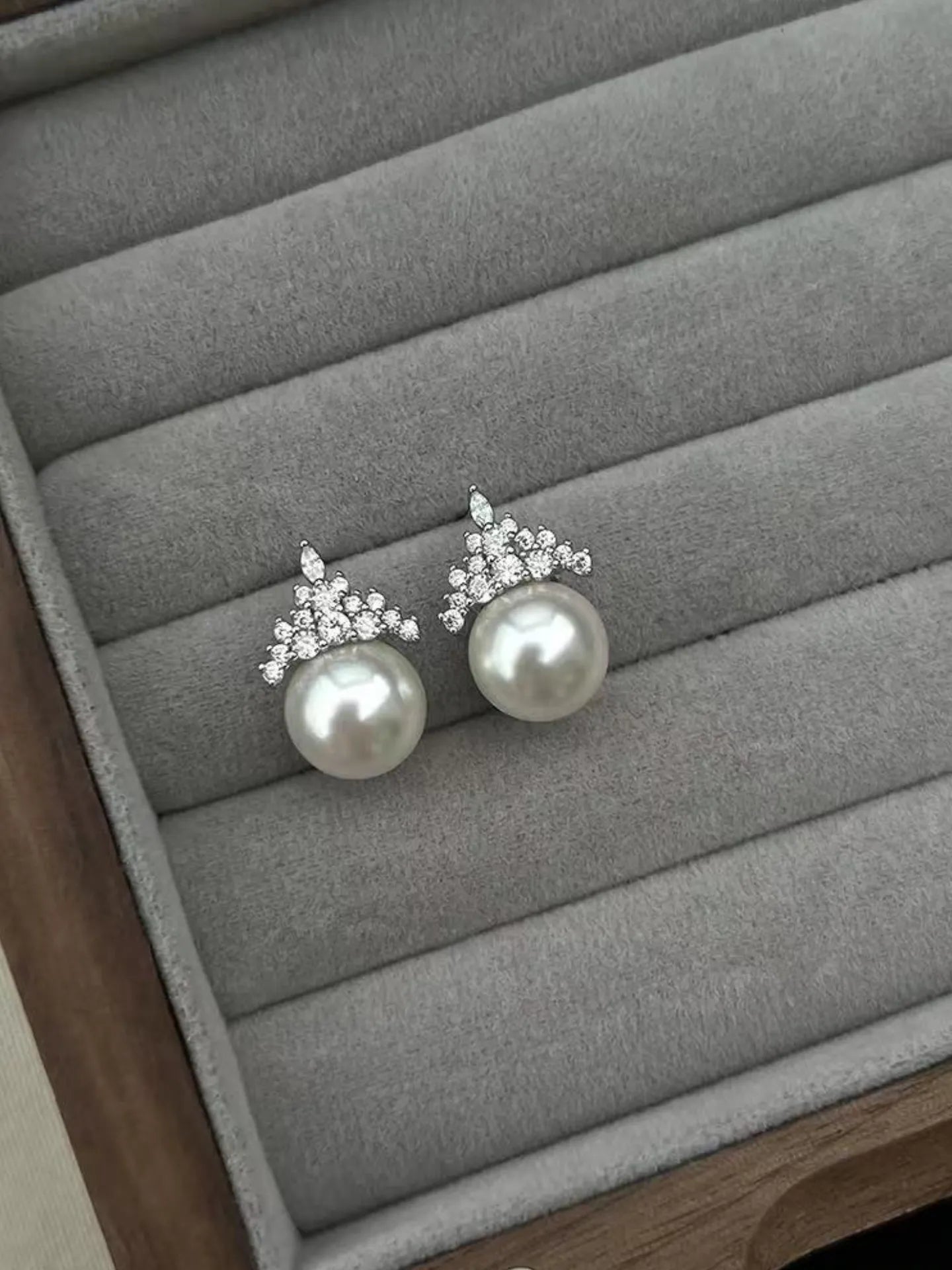 CROWN PEARL EARRINGS