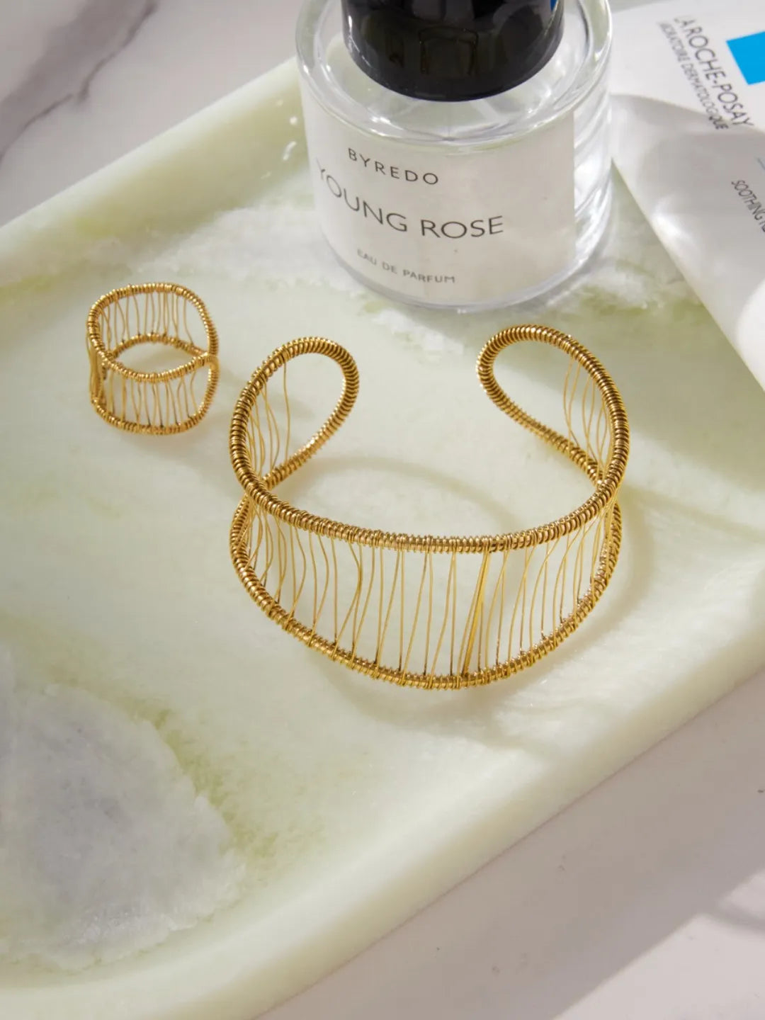 SCULPT LINE BANGLE