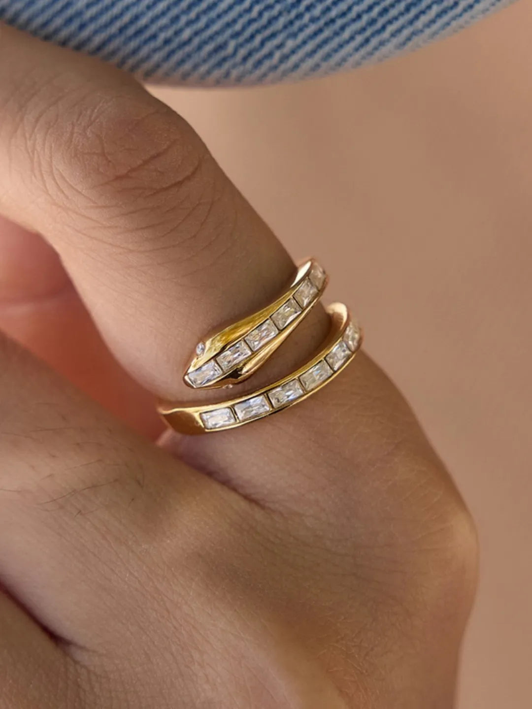 SERPENT BAGUETTE RING