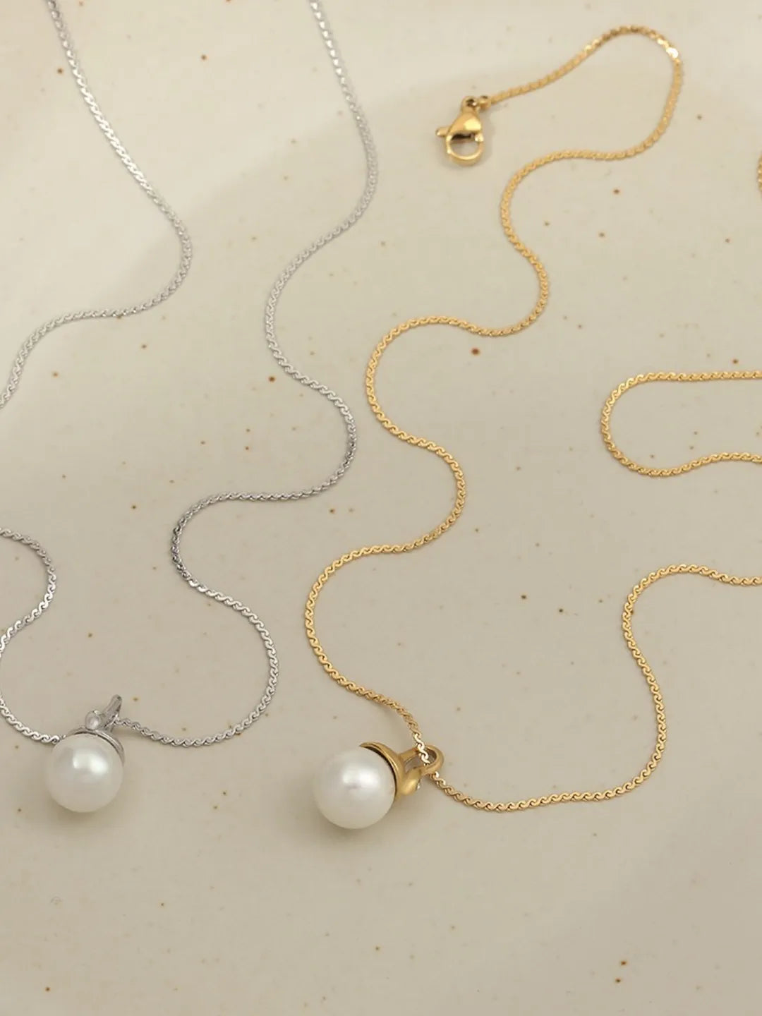 SOFT PEARL CHARM