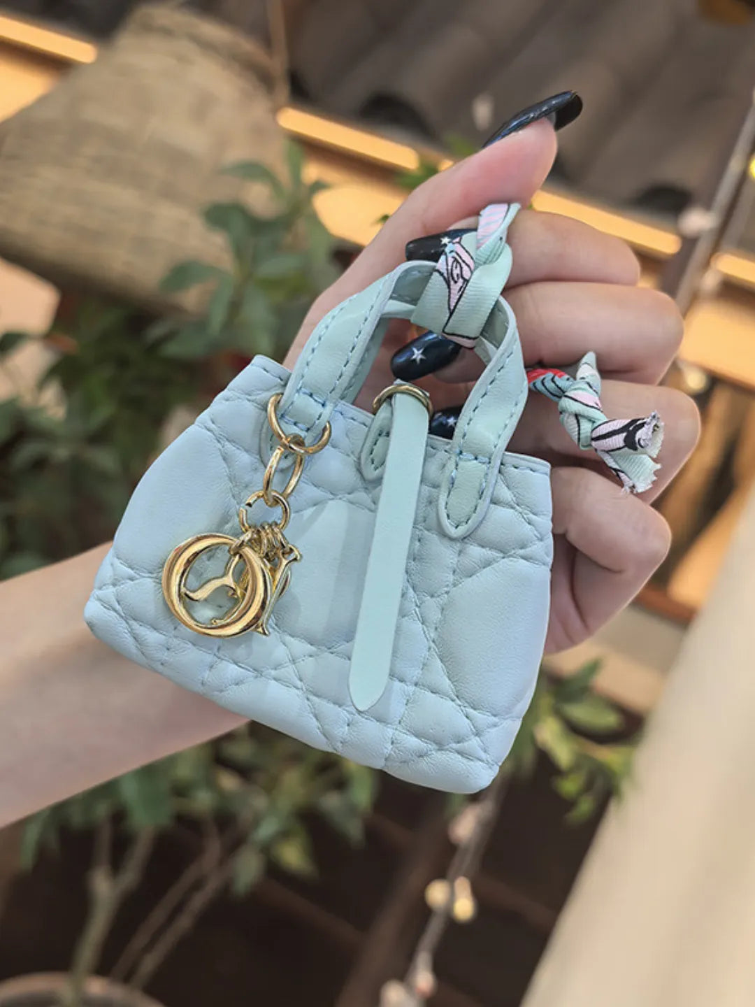 PETITE TOTE CHARM
