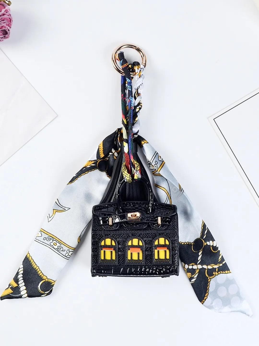 HOUSE CHARM