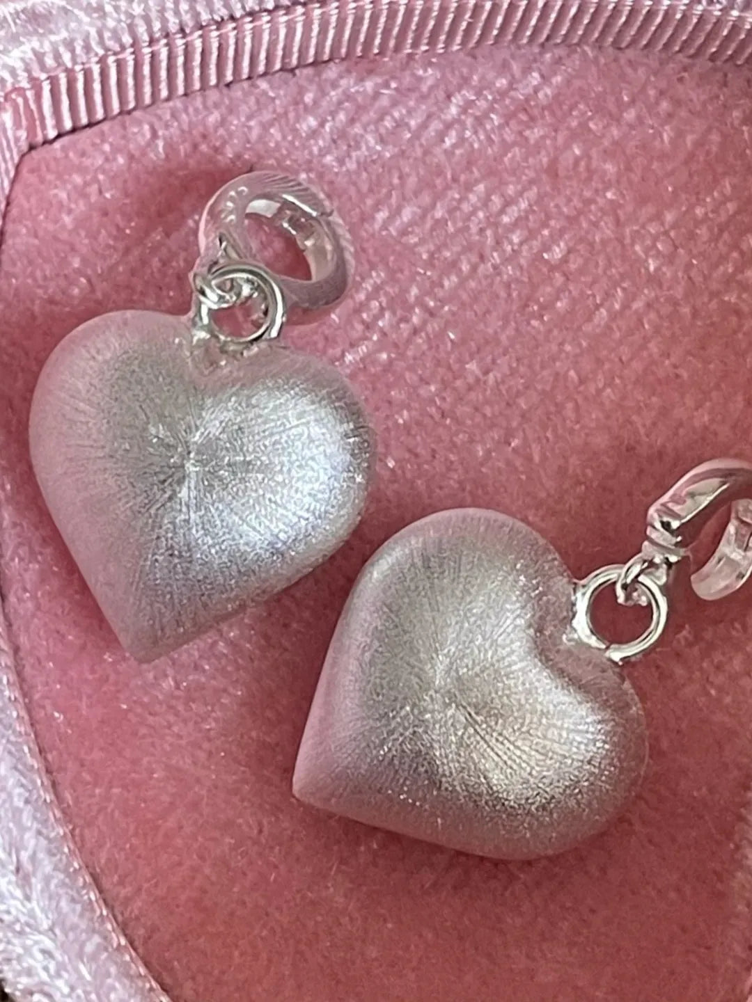 MATTE HEART PENDANT
