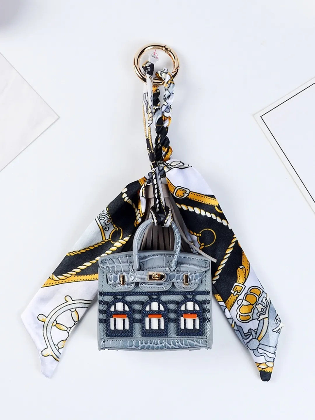 HOUSE CHARM