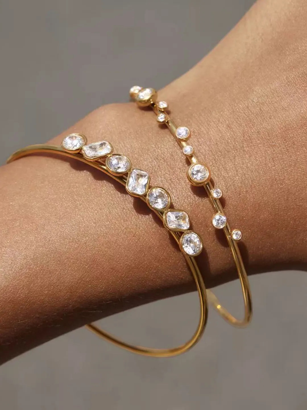 ELARA GEM BANGLE