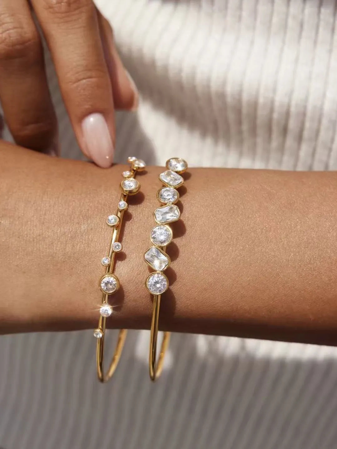 ELARA GEM BANGLE