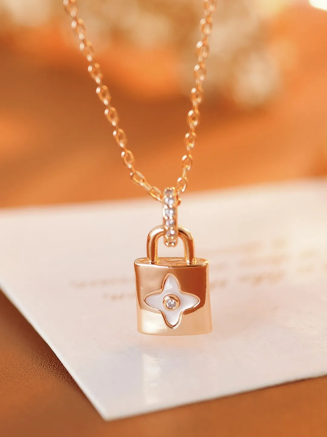 CLOVER LOCK NECKLACE