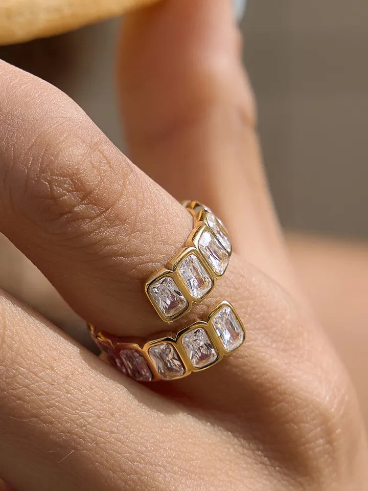 ZIRCON GLOW RING