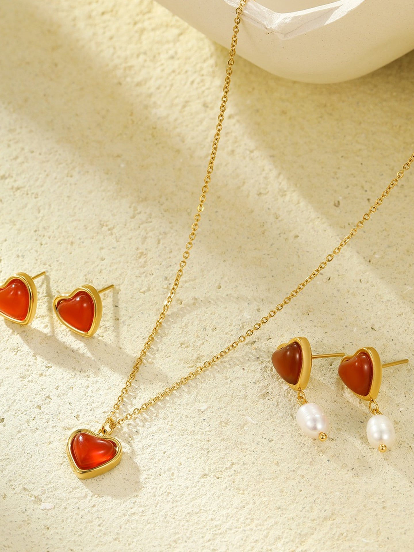 BOUCLES D'OREILLES/COLLIER EN AGATE ROUGE