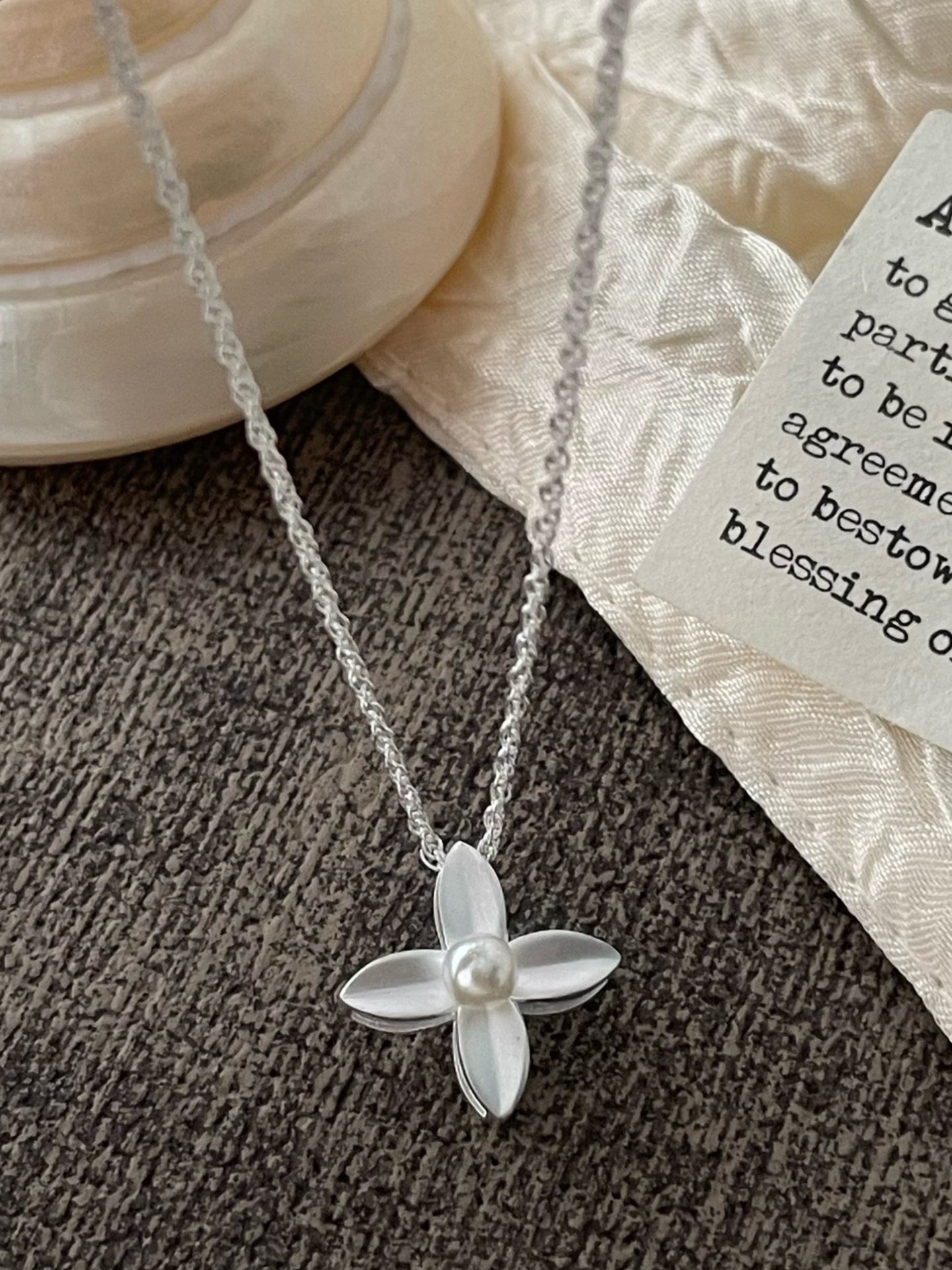 COLLIER À QUATRE FEUILLES