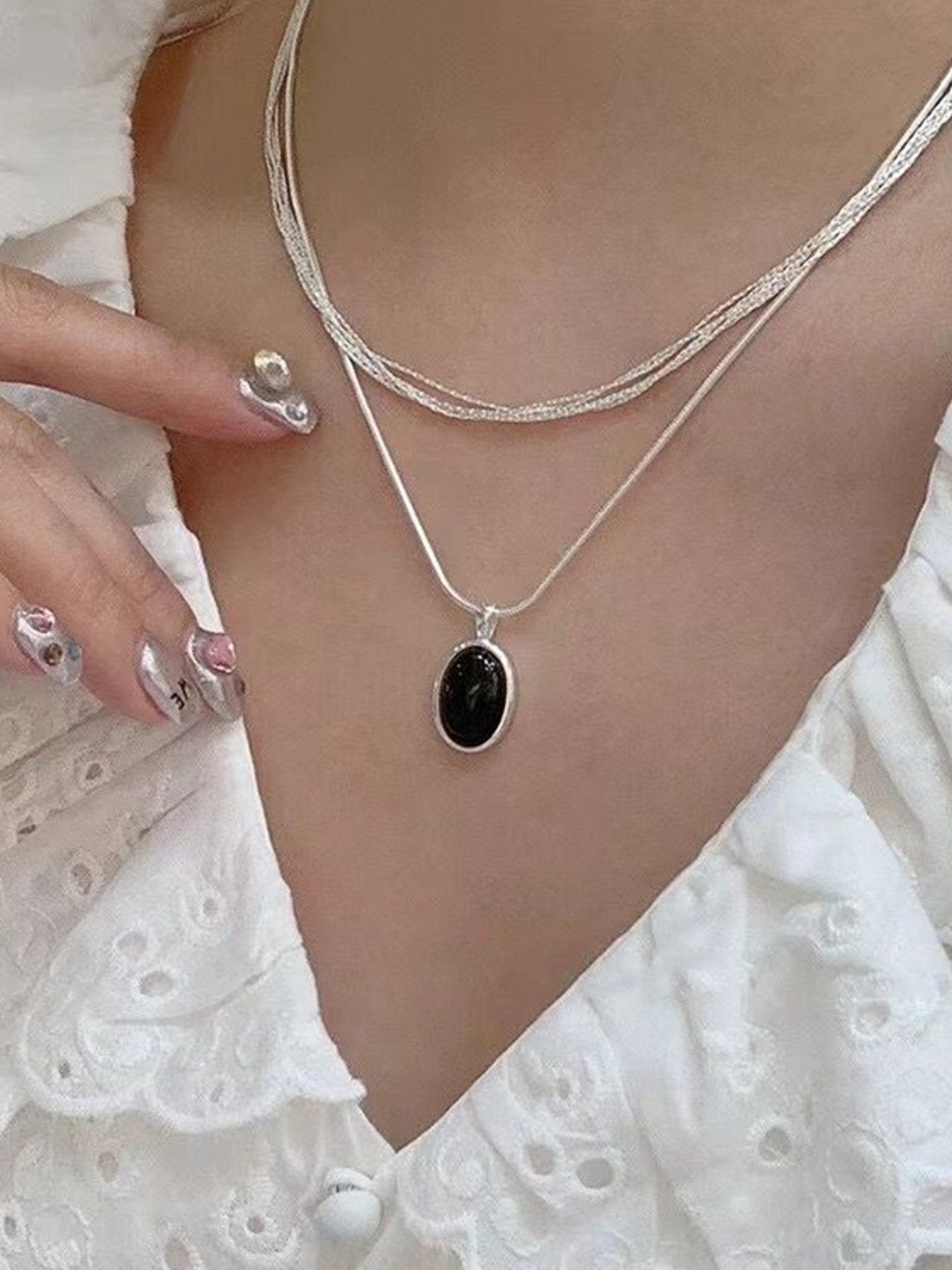 BLACK AGATE NECKLACE
