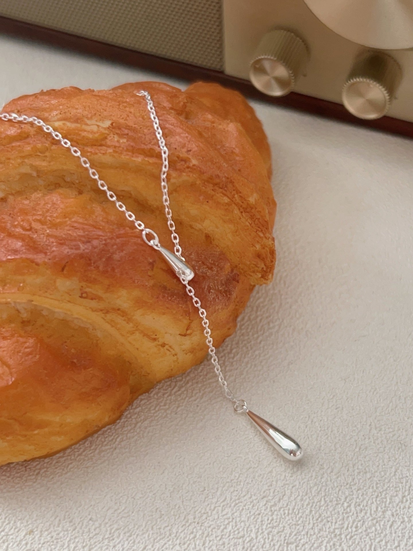WATERDROP NECKLACE