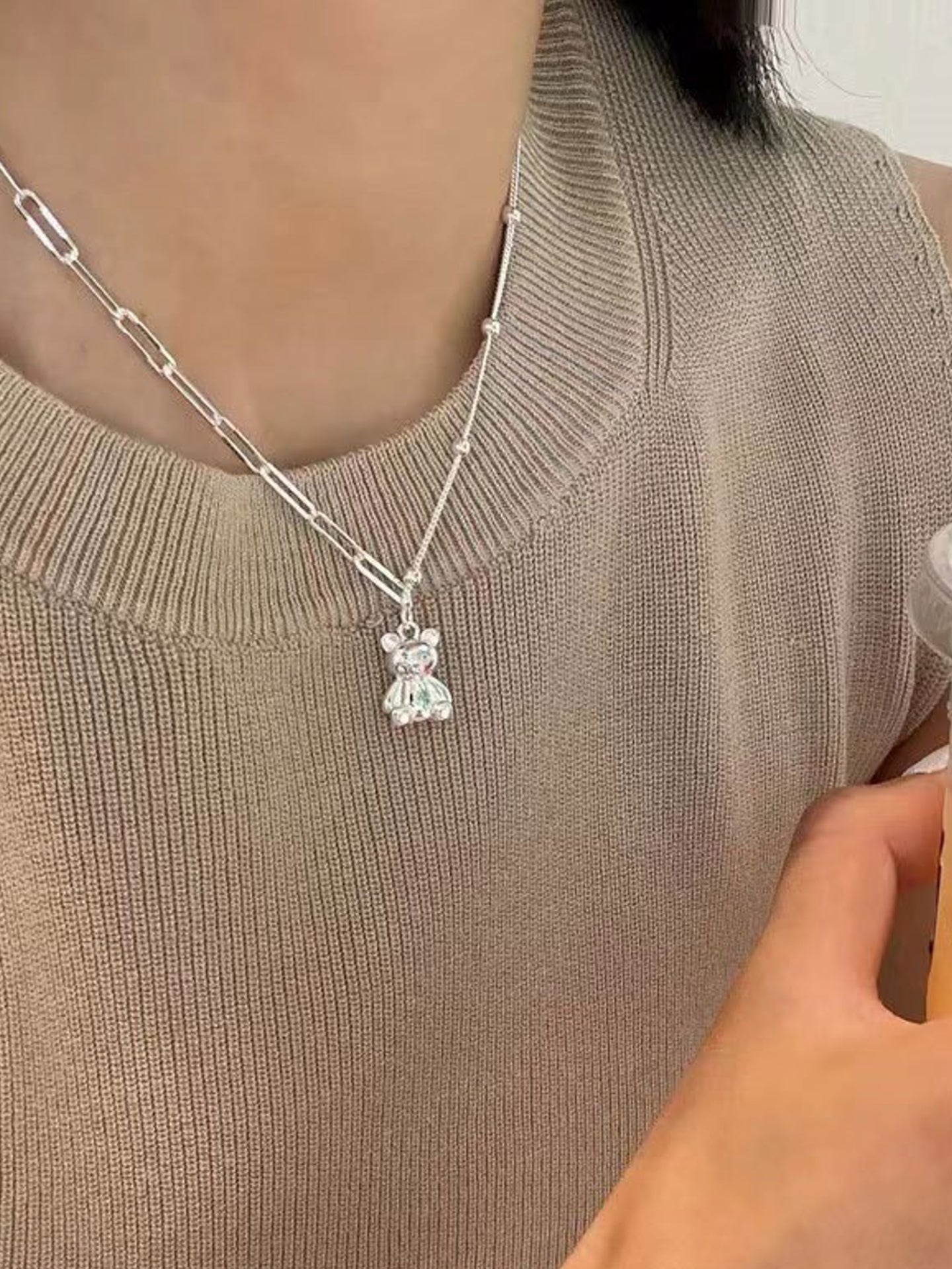 クマのペンダントネックレス