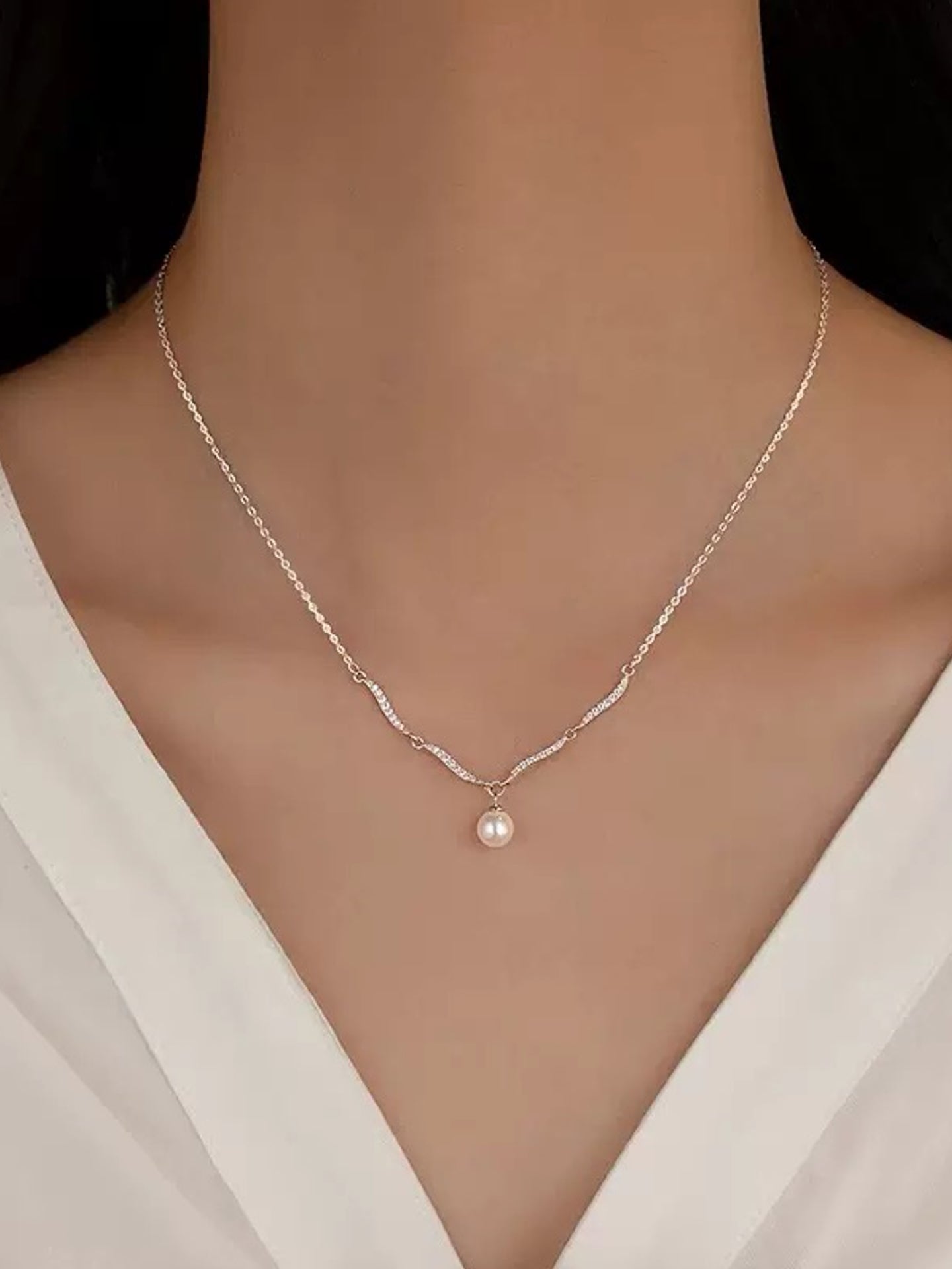 フルイドシルバーネックレス