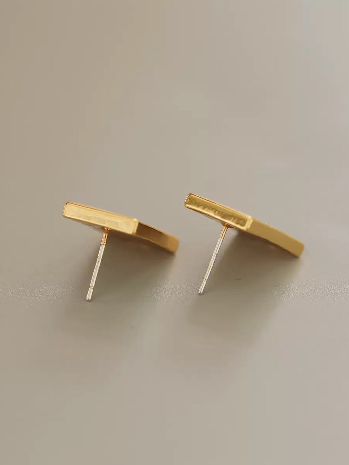 BOUCLES D'OREILLES EN NACRE