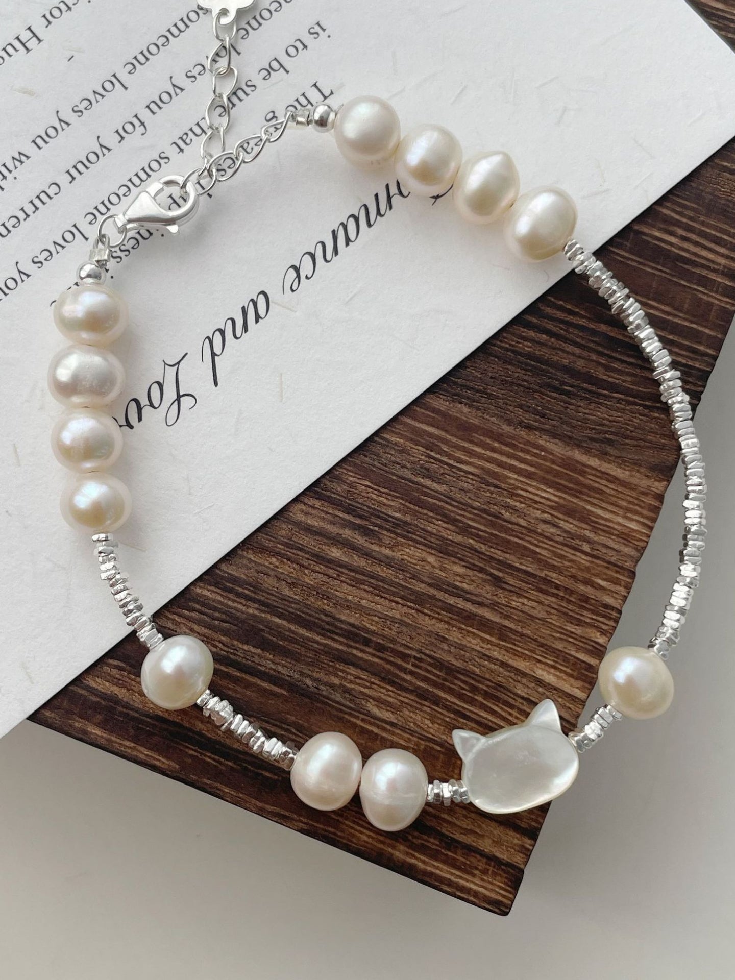 キャットパールブレスレット