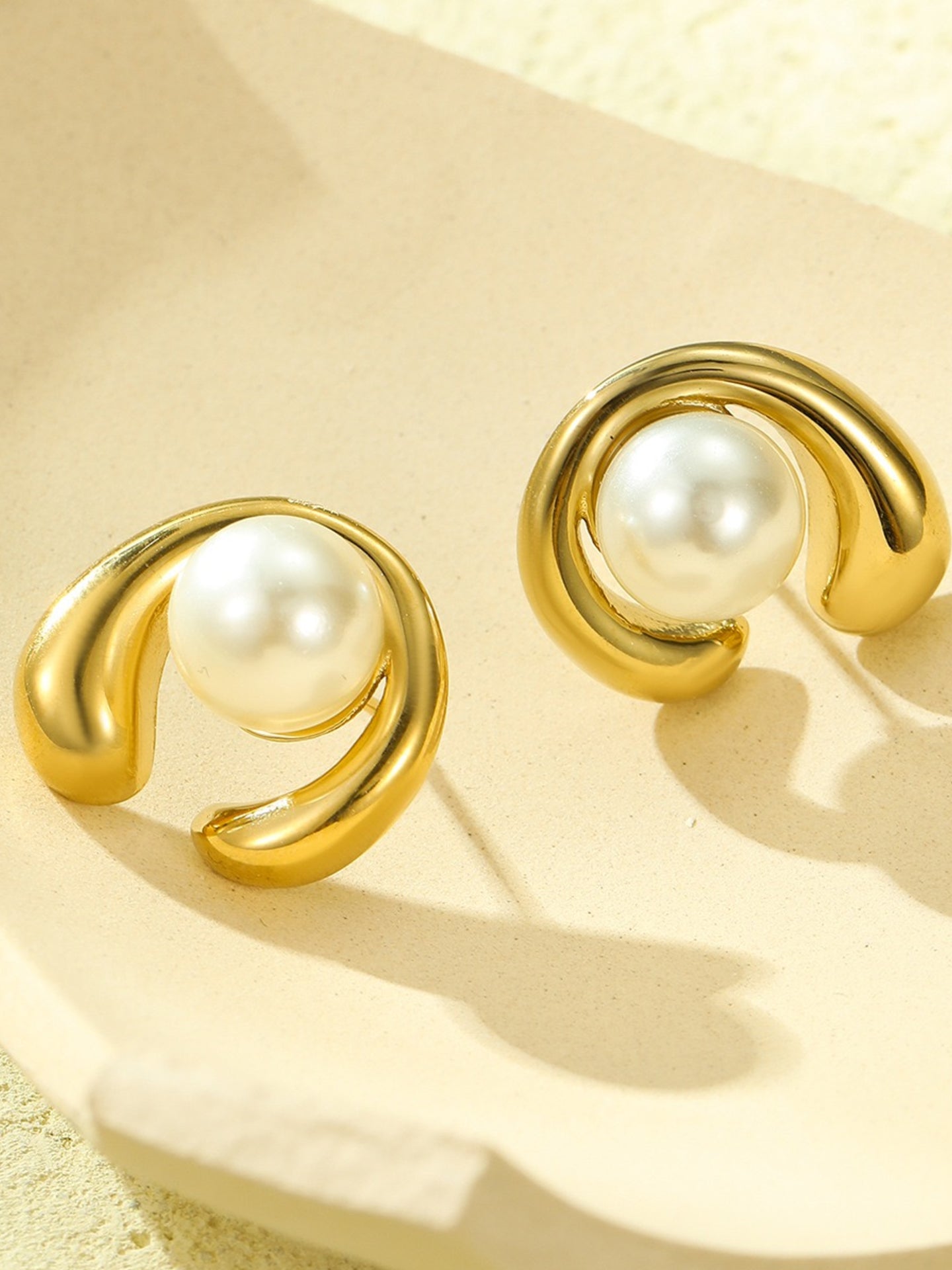 LUCKY PEARL EARRINGS