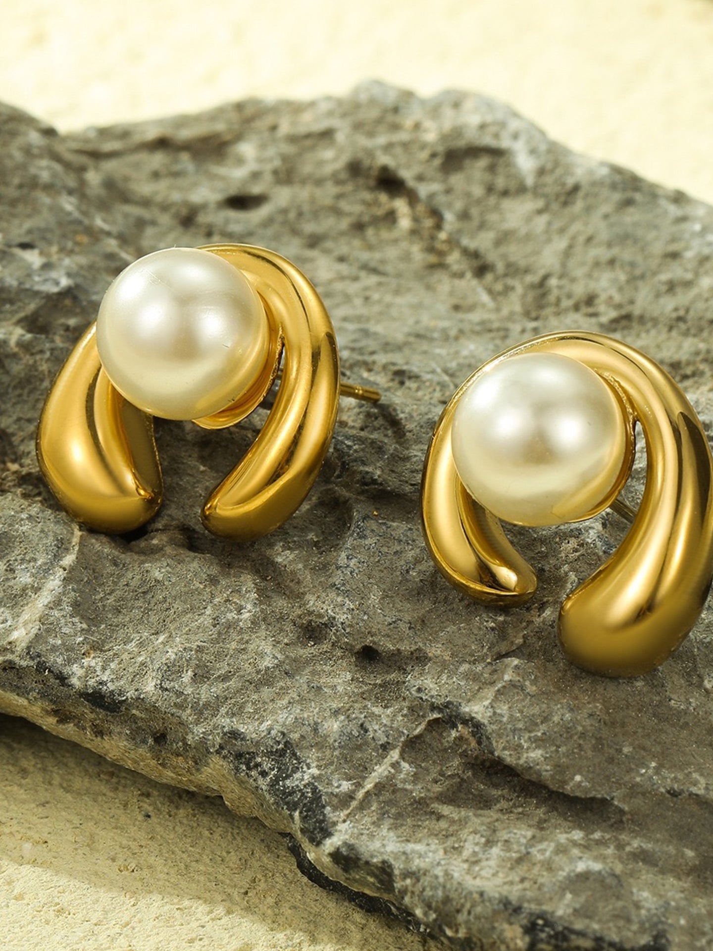LUCKY PEARL EARRINGS
