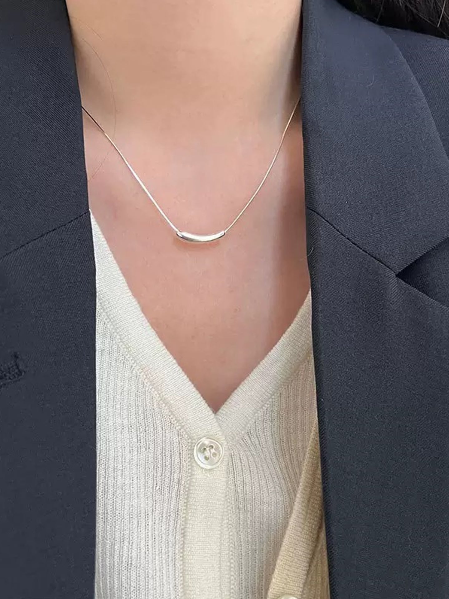 小さなナスのネックレス