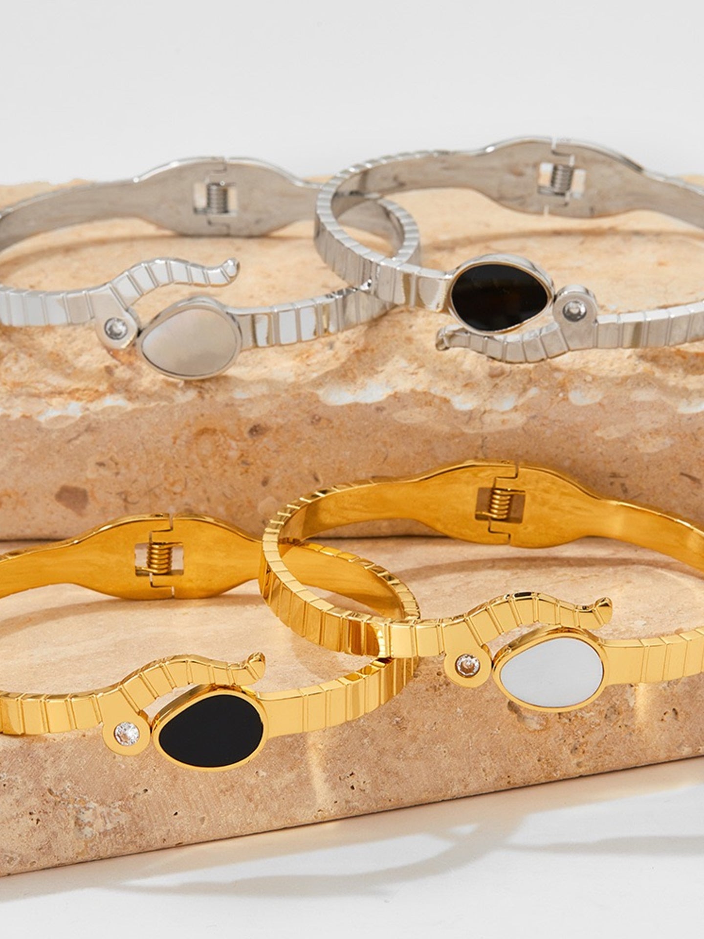 SERPENTINE BRACELET