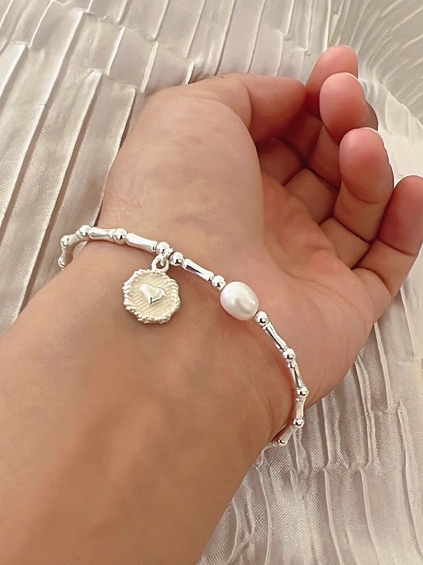 KNOTTED LOVE CIRCLE